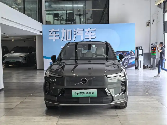 Volvo XC70 2026 Model 2WD Long Battery Life Pro Core – фото 2