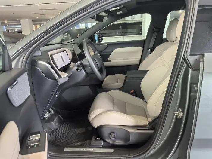 Volvo XC70 2026 Model 2WD Long Battery Life Pro Core – фото 9