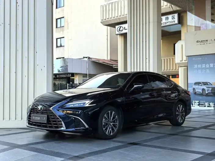 Lexus ES 2025 Model 200 Premium – фото 1