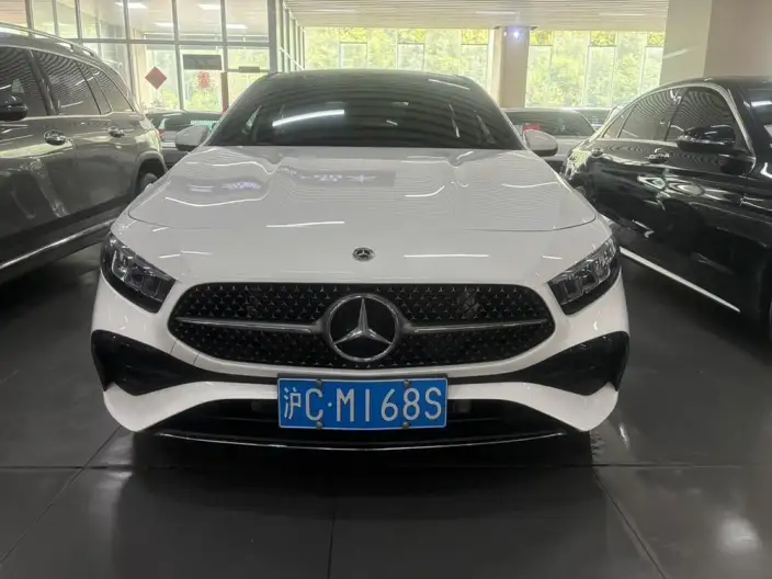 Mercedes-Benz A-class 2023 Model A 200 L Sports sedan Fashion Edition – фото 2