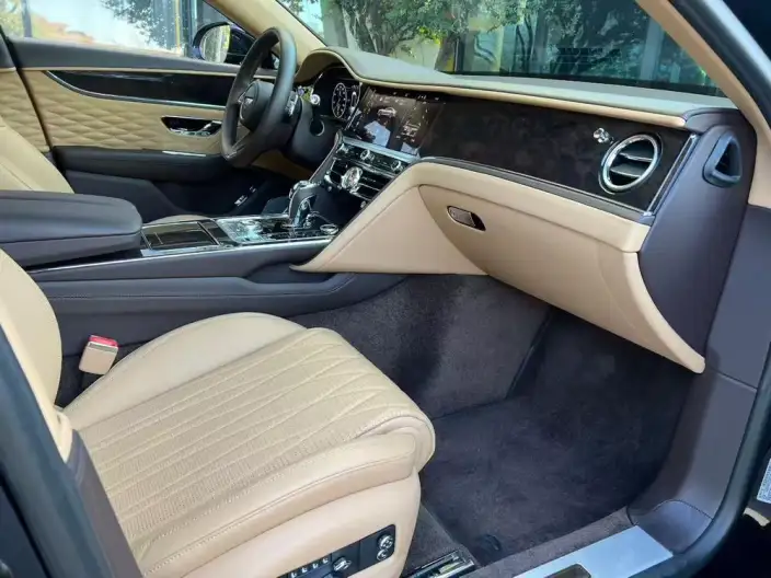 Continental Flying Spur 2022 Model 4.0T V8 Standard Edition – фото 7