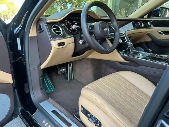 Continental Flying Spur 2022 Model 4.0T V8 Standard Edition – фото 9