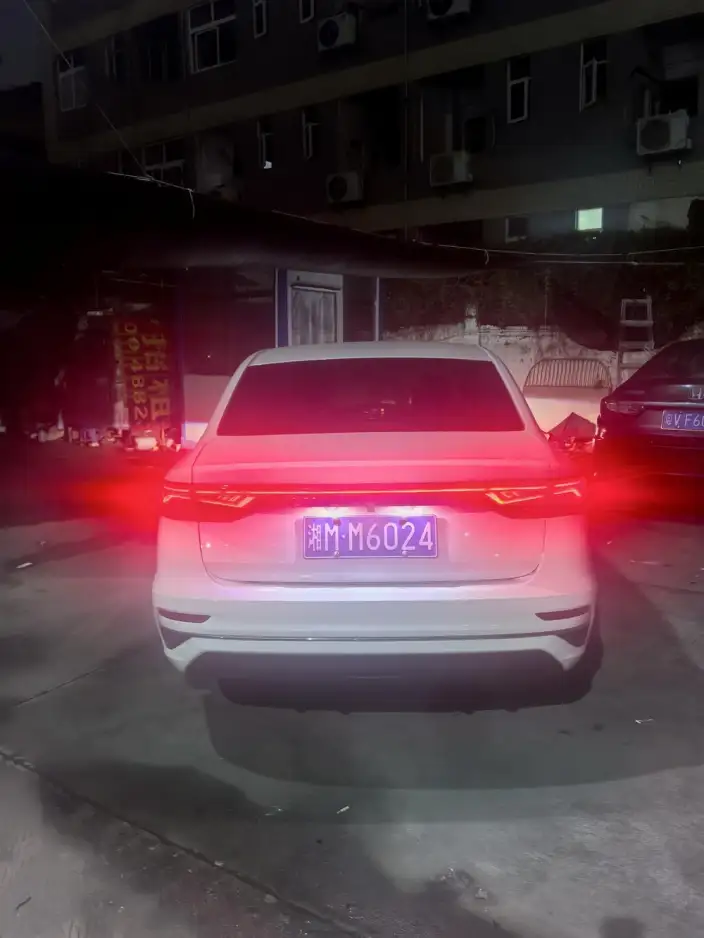 Geely Emgrand 2022 Model No. 4 Gen 1.5L CVT Noble Model – фото 7