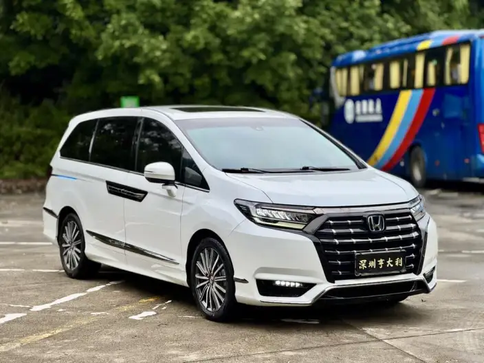 Honda Elysion 2022 Model 2.0L Hybrid Deluxe Edition – фото 3