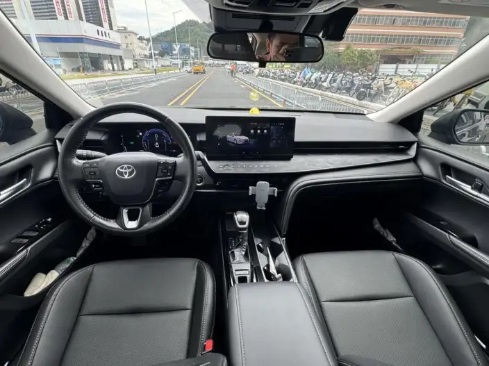 Toyota Camry 2024 Model Hybrid 2.0HE Elite Edition – фото 8