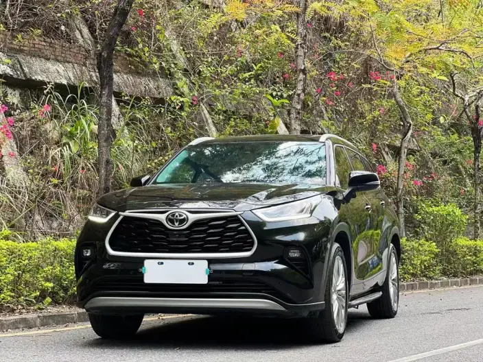Toyota Highlander 2022 Model 380T 4WD Premium Edition 7 seat – фото 1