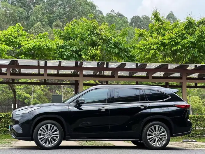 Toyota Highlander 2022 Model 380T 4WD Premium Edition 7 seat – фото 3