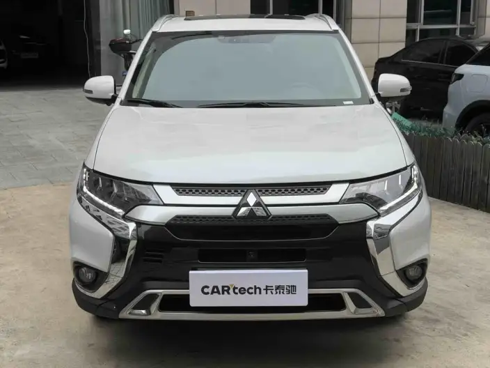 Mitsubishi Outlander 2020 Model 2.4L 4WD Enjoy Edition 5 seat