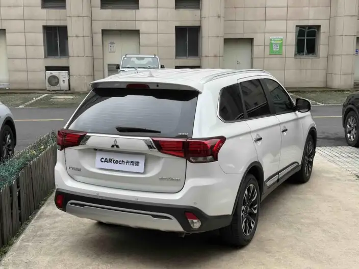 Mitsubishi Outlander 2020 Model 2.4L 4WD Enjoy Edition 5 seat