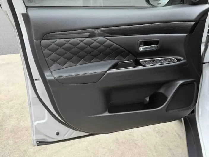 Mitsubishi Outlander 2020 Model 2.4L 4WD Enjoy Edition 5 seat – фото 5