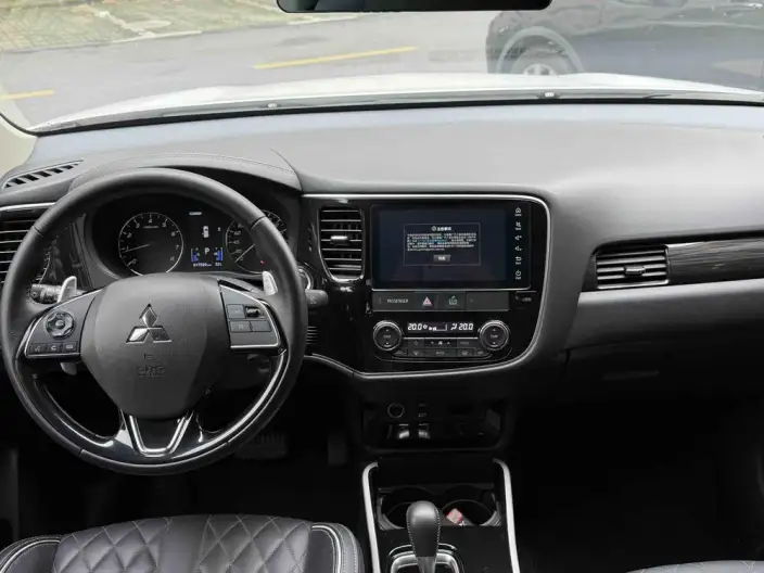 Mitsubishi Outlander 2020 Model 2.4L 4WD Enjoy Edition 5 seat – фото 8