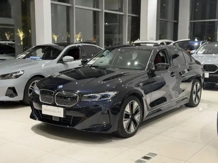 BMW i3 2023 Model eDrive40L Night Edition Sports Set – фото 1