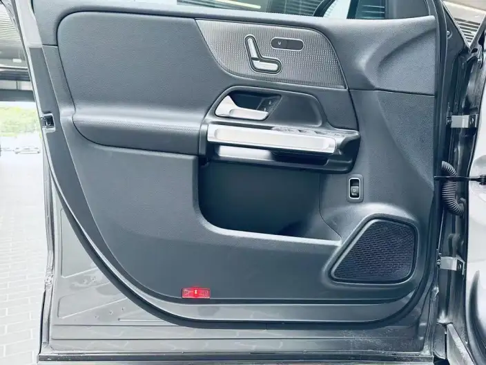 Mercedes-Benz GLB 2021 Model GLB 200 Fashion Model – фото 8