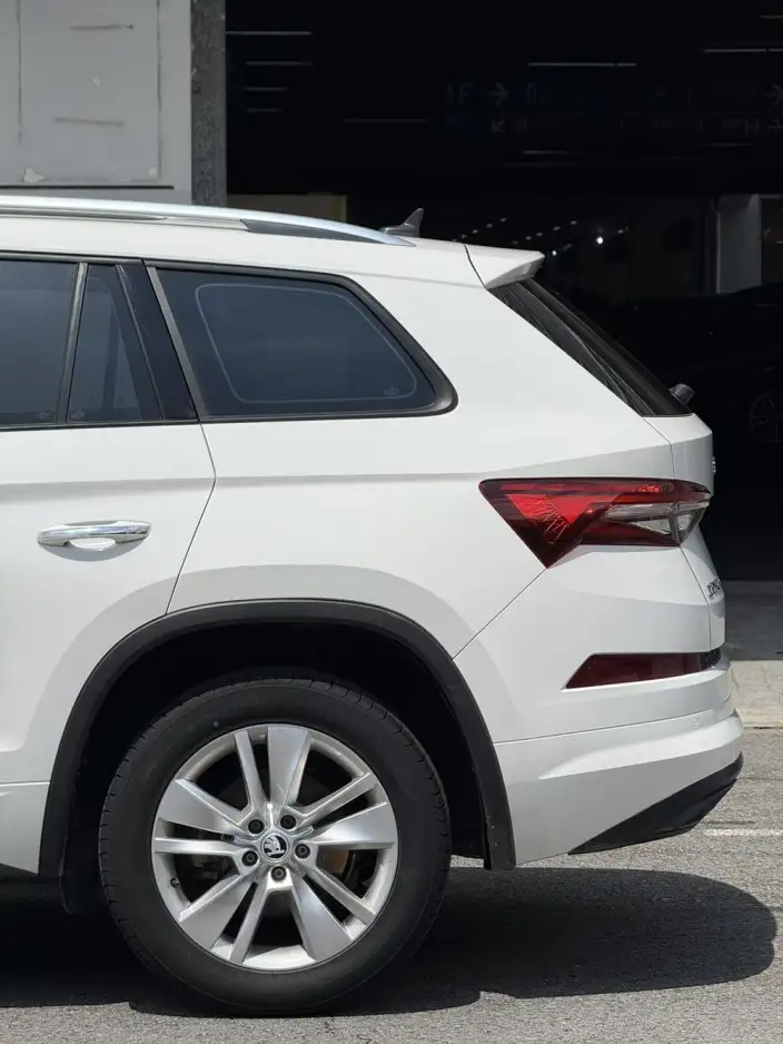 Skoda Kodiaq 2022 Model TSI330 5 seat 2WD Exclusive Edition – фото 7