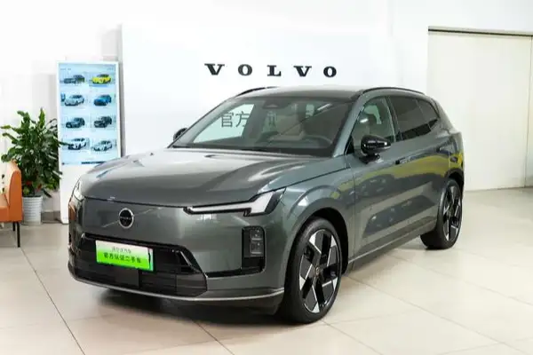 Volvo XC70 2026 Model 4WD Ultra-long Endurance Ultra – фото 1