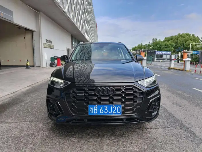 Audi Q5L 2022 Model 45T Luxury Dynamic Model – фото 2