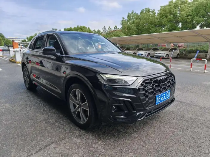 Audi Q5L 2022 Model 45T Luxury Dynamic Model – фото 3