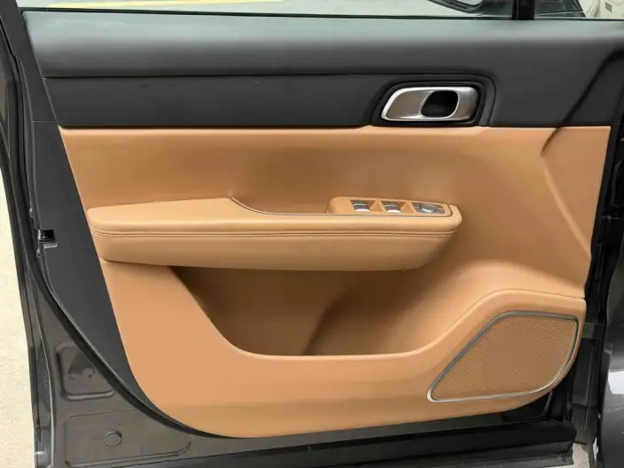Li Auto ONE 2021 Model Extended Range 6 seat Edition – фото 6