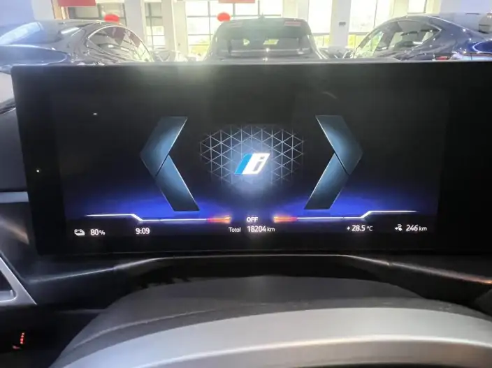 BMW i3 2025 Model eDrive35L – фото 8