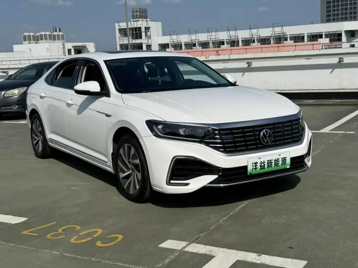 Volkswagen Passat PHEV 2022 Model 430PHEV Hybrid Elite Edition – фото 3