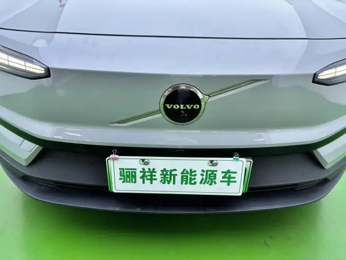 Volvo EX30 2025 Model Rear Drive Long Battery Life Pro Edition Ultra – фото 7