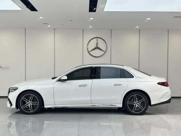 Mercedes-Benz E-Class 2024 Model E 260 L Sports sedan – фото 4