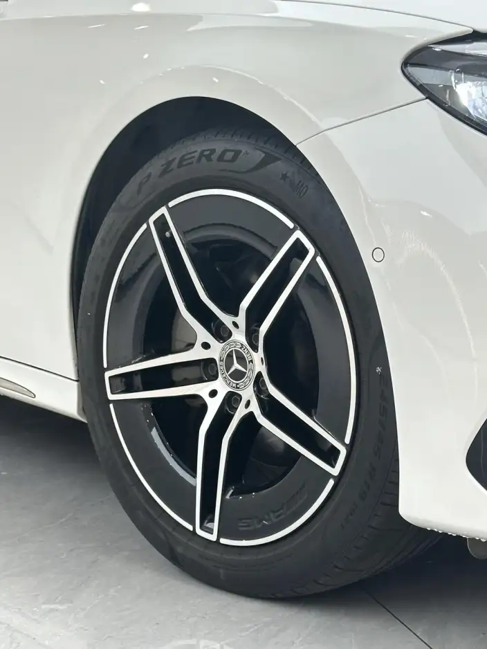 Mercedes-Benz E-Class 2024 Model E 260 L Sports sedan – фото 8