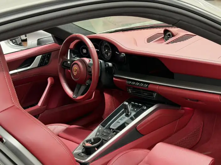 PORSCHE 911 2020 Model Turbo S 3.7T – фото 8