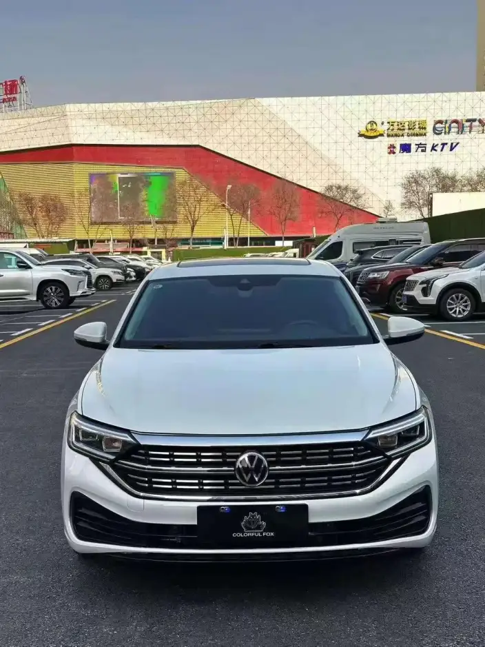 Volkswagen Sagitar 2023 Model 200TSI DSG Flying Version – фото 2
