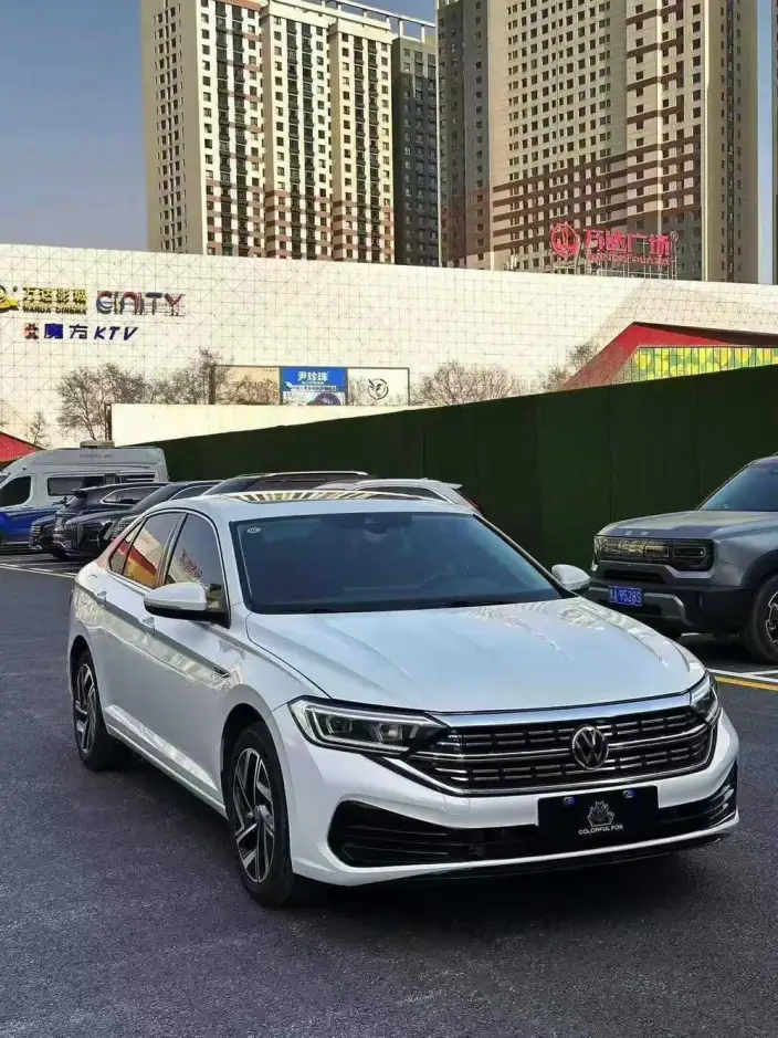 Volkswagen Sagitar 2023 Model 200TSI DSG Flying Version – фото 3