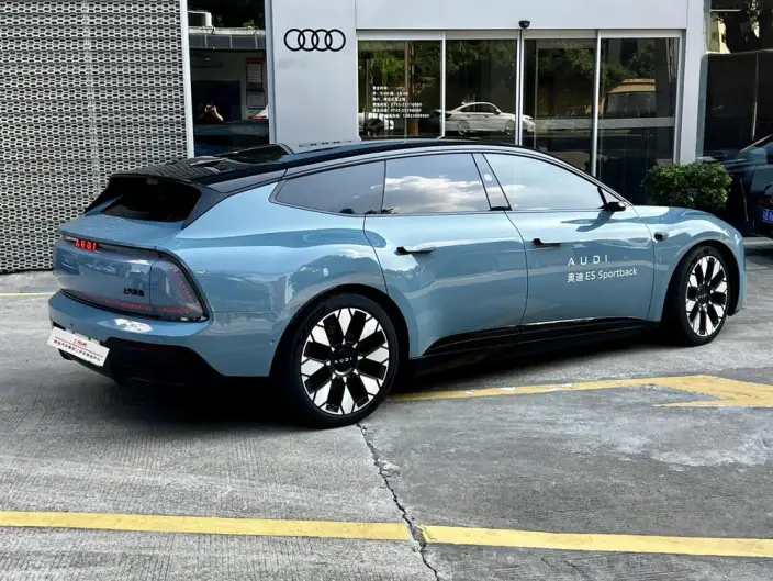 AUDI E5 Sportback 2026 Model Flagship quattro Model – фото 3