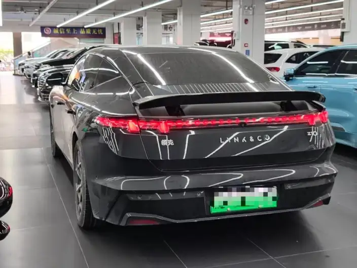 **Lynk & Co Z10** 2024 Model 95kWh 766km Rear Drive Smart Driving Max – фото 3