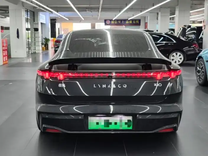 **Lynk & Co Z10** 2024 Model 95kWh 766km Rear Drive Smart Driving Max – фото 4