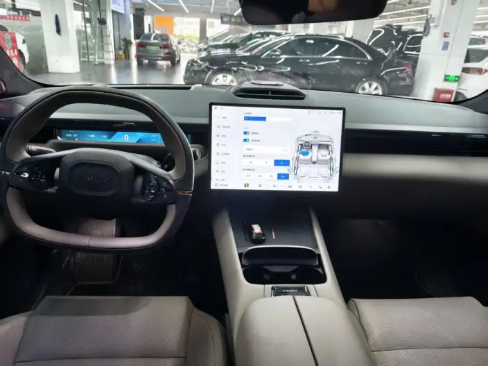 **Lynk & Co Z10** 2024 Model 95kWh 766km Rear Drive Smart Driving Max – фото 7