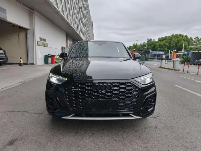 Audi Q5L Sportback 2022 Model 45 TFSI Luxury Model – фото 2