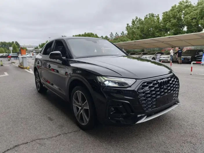 Audi Q5L Sportback 2022 Model 45 TFSI Luxury Model – фото 3