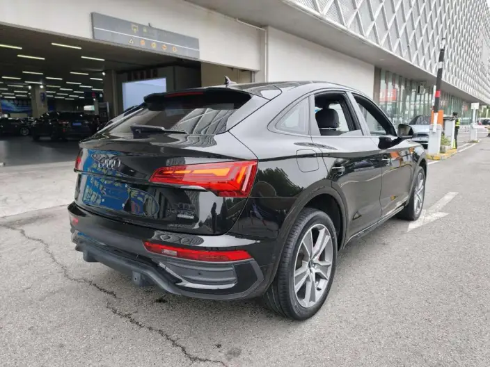 Audi Q5L Sportback 2022 Model 45 TFSI Luxury Model – фото 6
