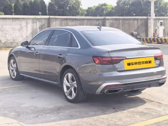Audi A4 L 2020 Model 40 TFSI Fashion Dynamic Model – фото 4