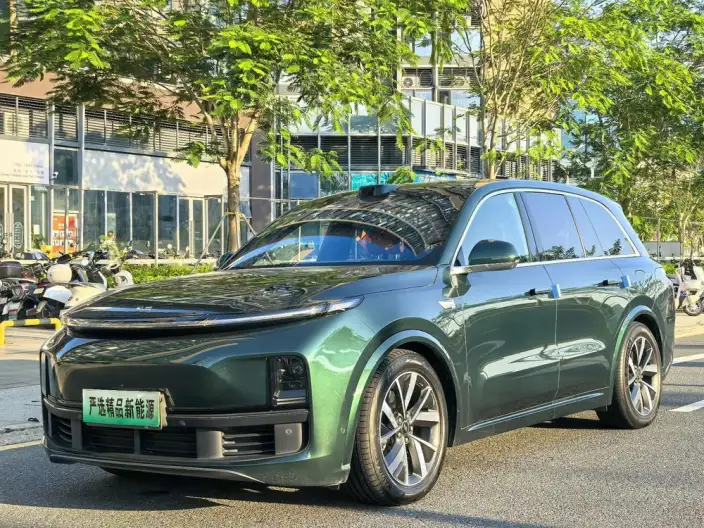 Li Auto L8 2023 Model Max Edition – фото 1