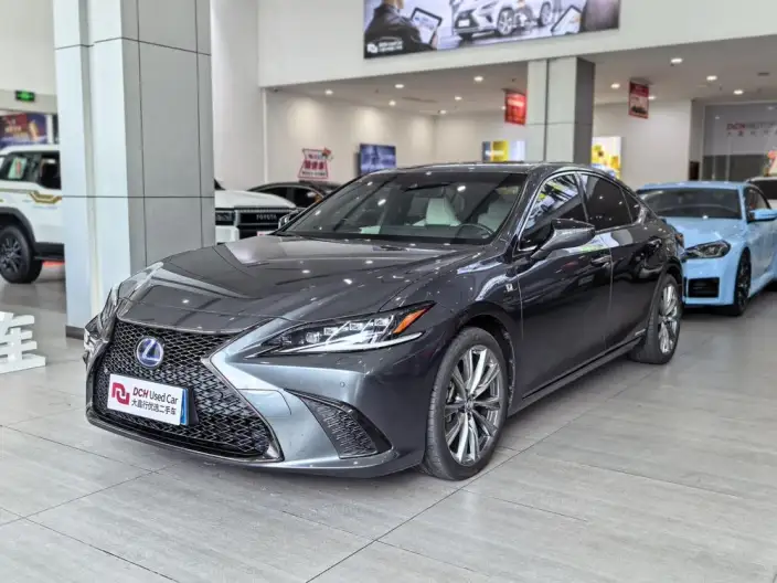 Lexus ES 2021 Model 300h F SPORT – фото 1