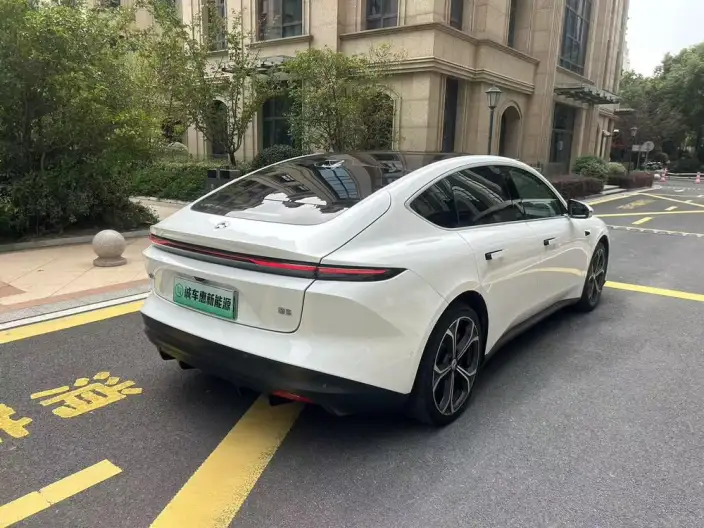 NIO ET5 2024 Model 75kWh – фото 6