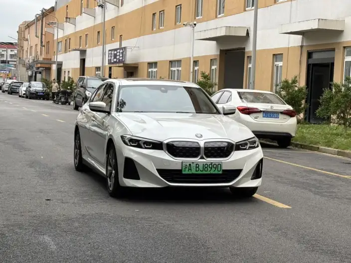 BMW i3 2022 Model eDrive35L – фото 3