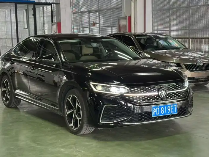 Volkswagen Passat 2023 Model 330TSI Starry sky Premium Edition – фото 3