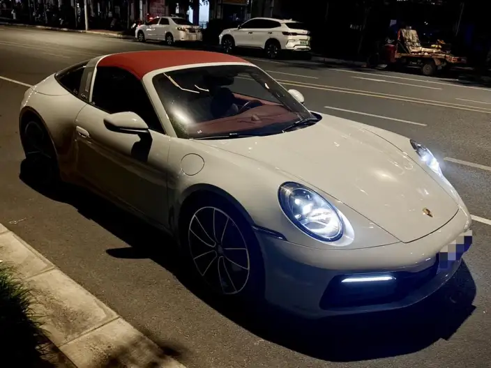 PORSCHE 911 2023 Model Targa 4 3.0T – фото 3