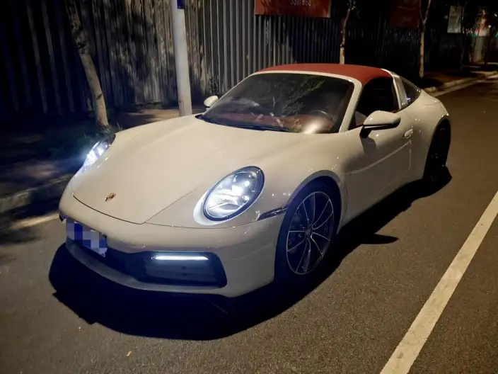 PORSCHE 911 2023 Model Targa 4 3.0T – фото 10