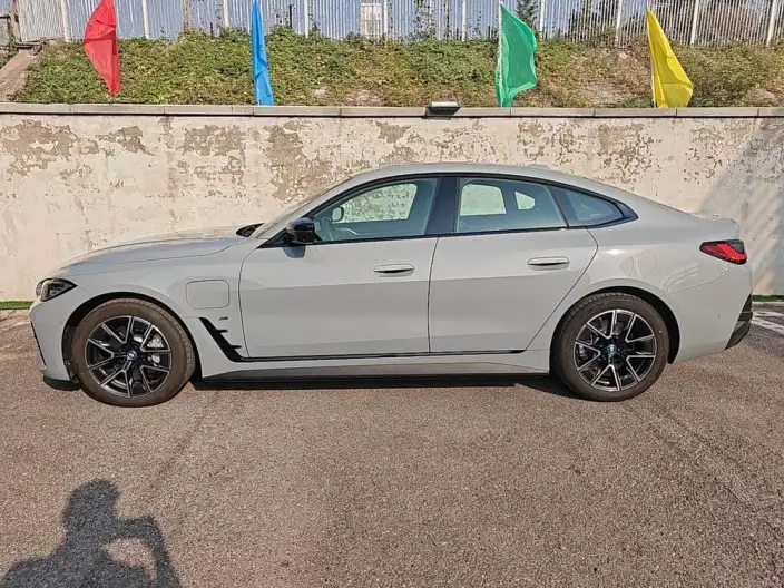 BMW i4 2023 Model eDrive40 – фото 3