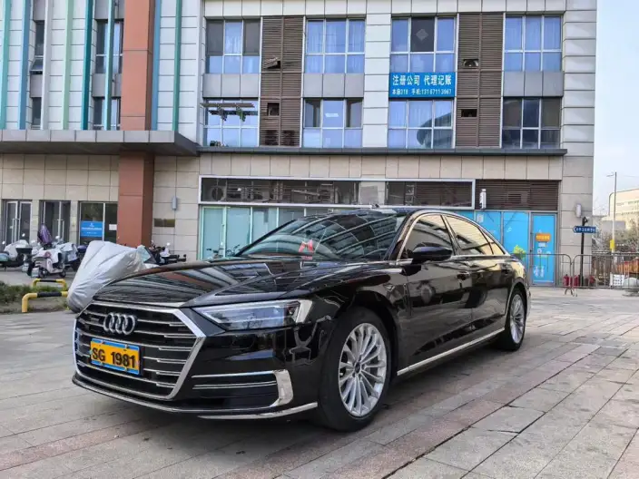 Audi A8 2021 Model A8L 50 TFSI quattro Comfort Model – фото 1