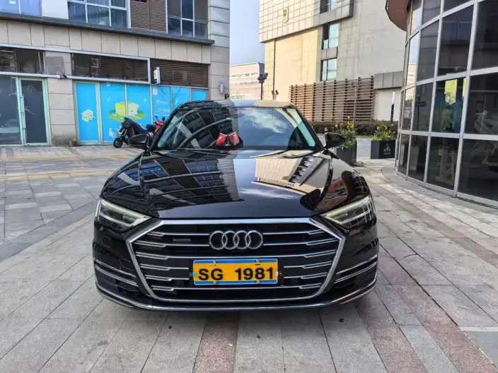 Audi A8 2021 Model A8L 50 TFSI quattro Comfort Model – фото 2