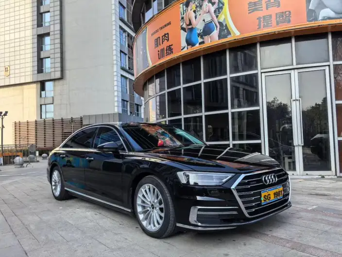 Audi A8 2021 Model A8L 50 TFSI quattro Comfort Model – фото 3