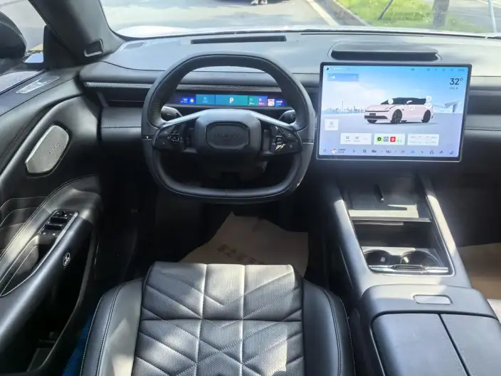 Lynk & Co 10 EM-P 2025 Model 240 4WD Ultra – фото 9